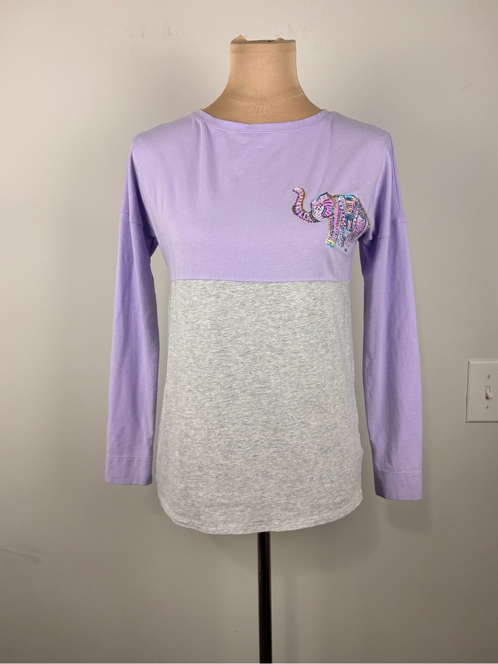Lilly Pulitzer XXS Finn Long Sleeve Casual Top Bamboo Lucky Elephant Colorblock
